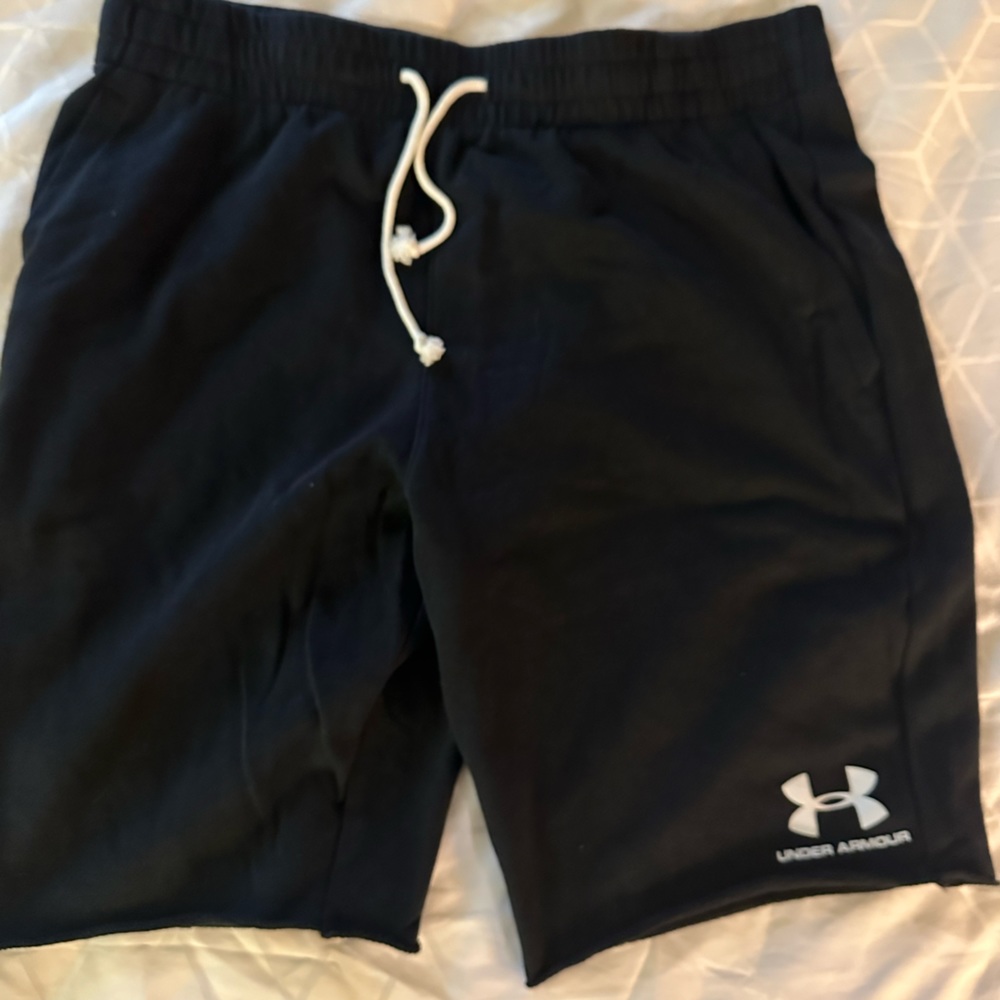 XL Under Armor Cut off Sweatshorts